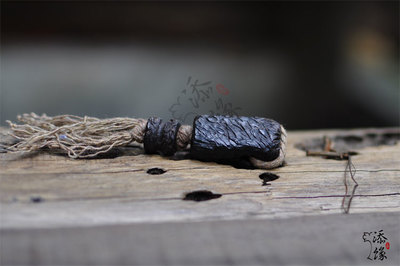 無界-木質(zhì)特色三通佛頭定制天然佛塔背云頂珠吊墜佛珠